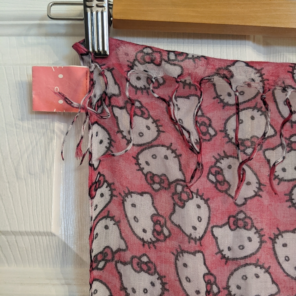 Hello Kitty Patterned Scarf 🧣 - Picture 2 of 4